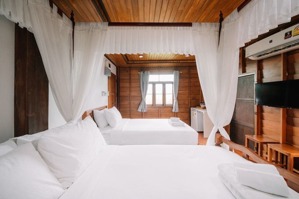 Sukhothai Garden Superior Triple Room with Garden View 2