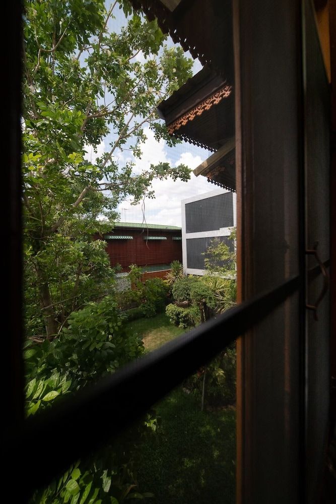 Sukhothai Garden Superior Triple Room with Garden View 5