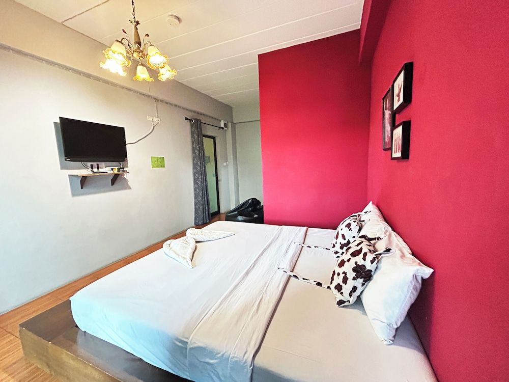 Hide Bangkok Hostel Deluxe Room with Shower