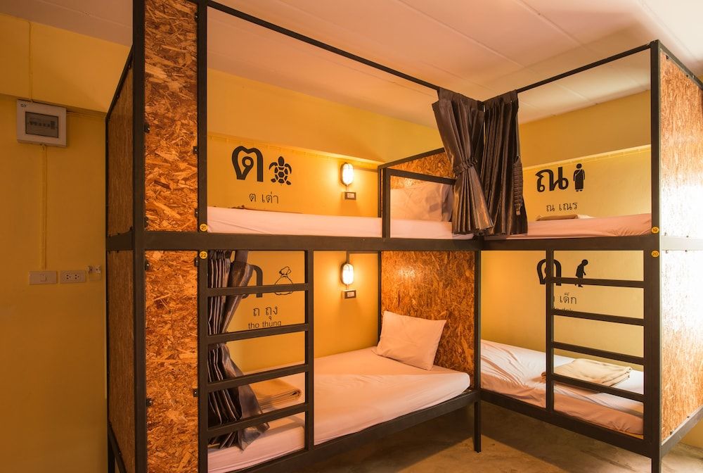 8 Bunk Bed Private Share Bath Room