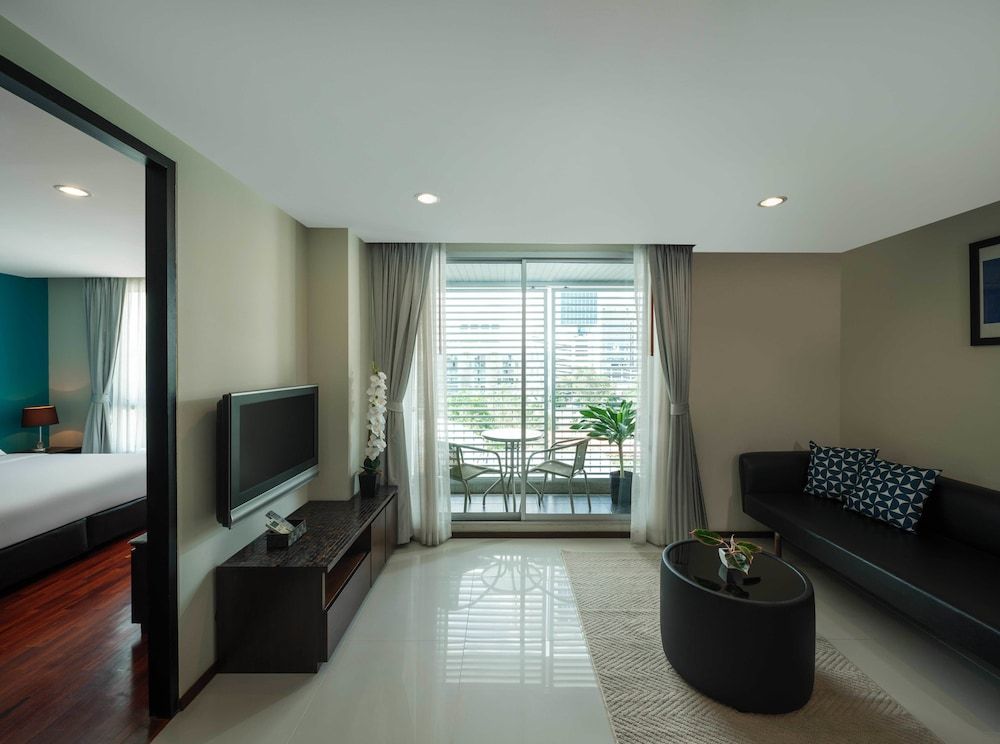 Silom Lofts Hotel Standard Double Room, 2 Bedrooms 8