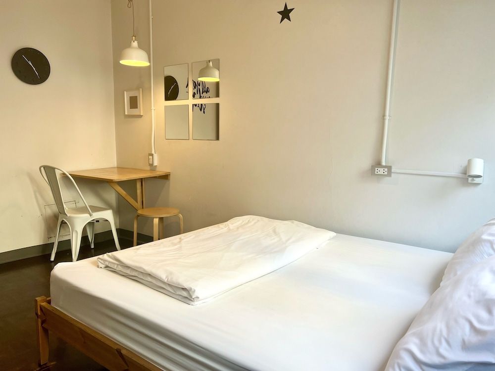 Movylodge Hostel Double Room, Shared Bathroom