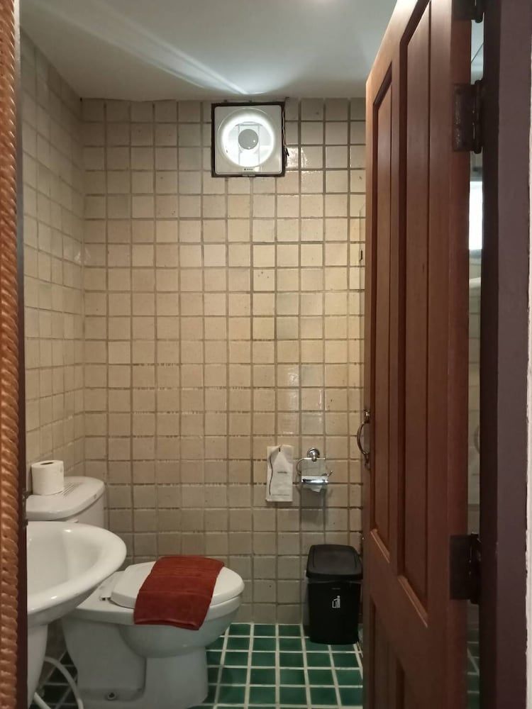 undefined Sri-Pat Guesthouse 10