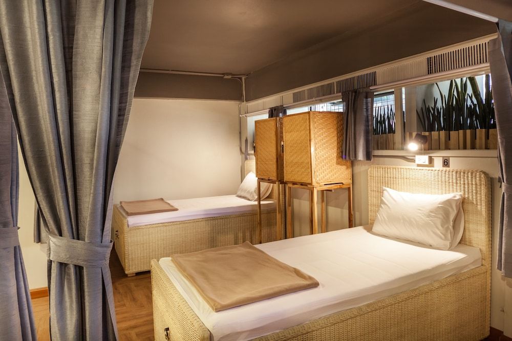Twin Room with shared external bathroom