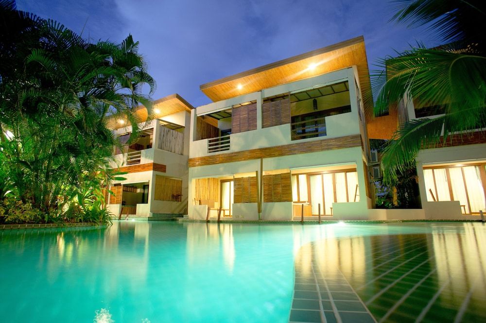 undefined The Hideaway Resort