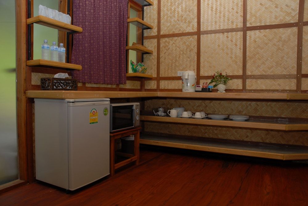 Boutique Raft Resort Honeymoon Suite 8