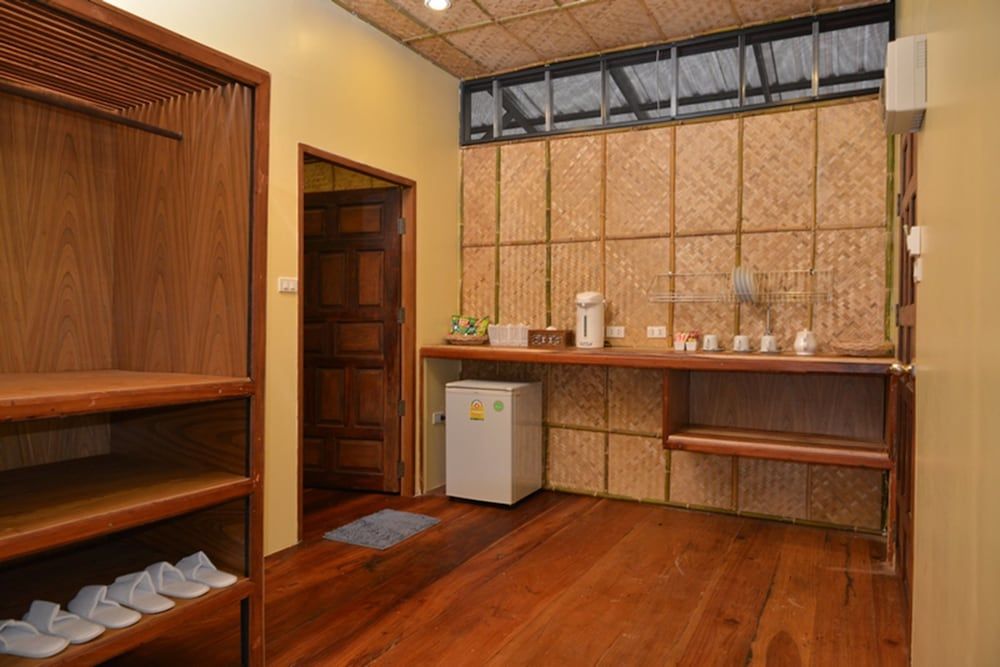 Boutique Raft Resort Honeymoon Suite 7