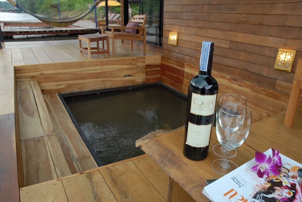 Boutique Raft Resort Honeymoon Suite 6