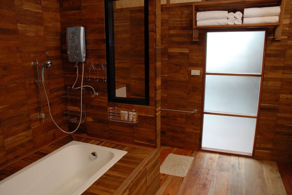 Boutique Raft Resort Honeymoon Suite 5