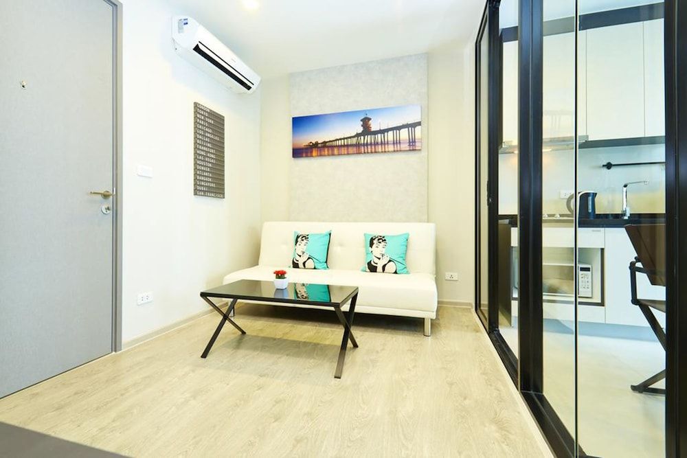 Pattaya Central Sea View Pool Suite Apartment City View 14