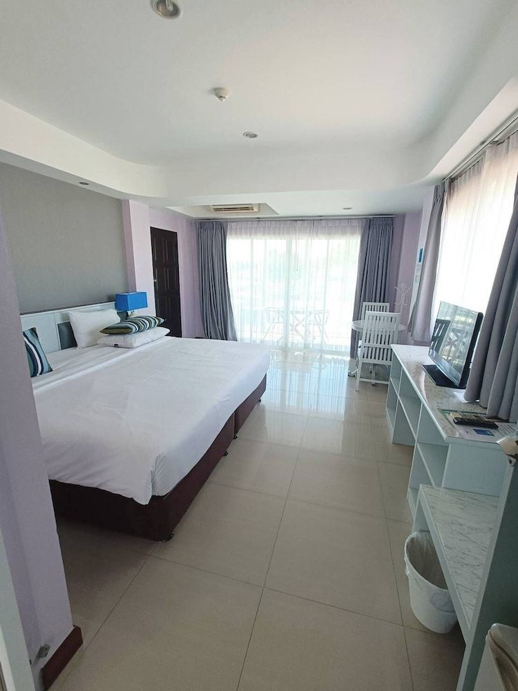 Grand Deluxe Sea View
