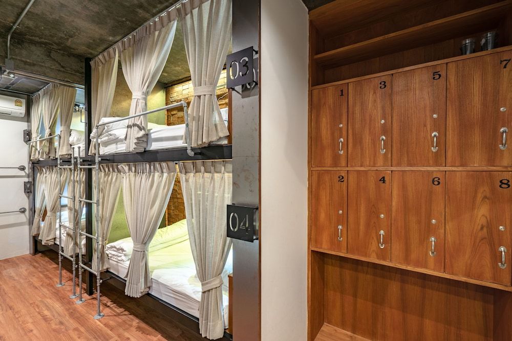 Siam Plug In Hostel Family Room with Shared Bathroom 7