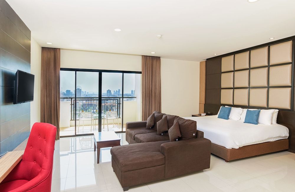 Grand Suite with Terrace and Partial View