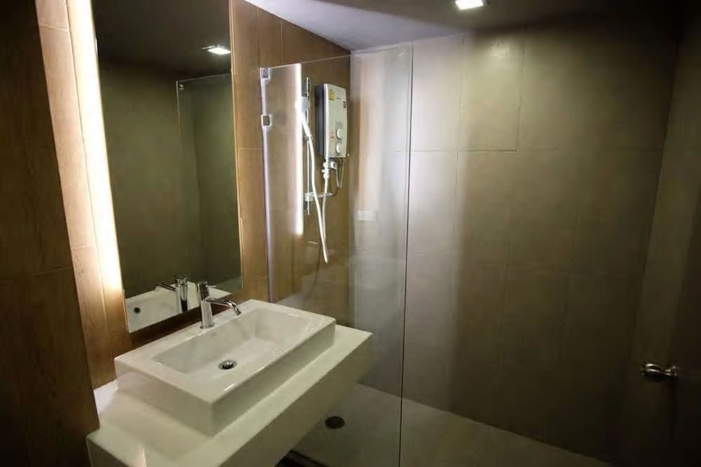 NAP Hotel Bangkok Superior Room 6