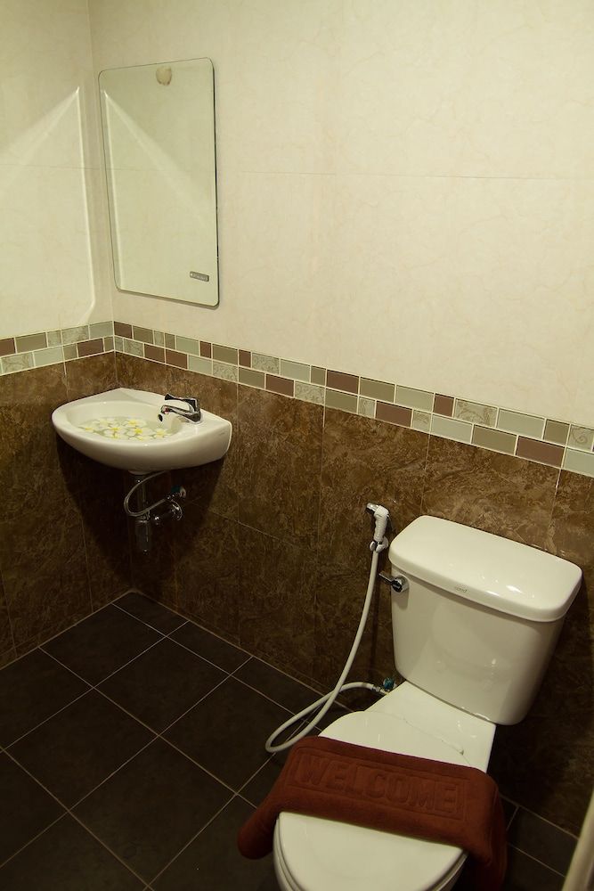 Leelawadee Grand Hotel Standard Room / Twin Bed 4