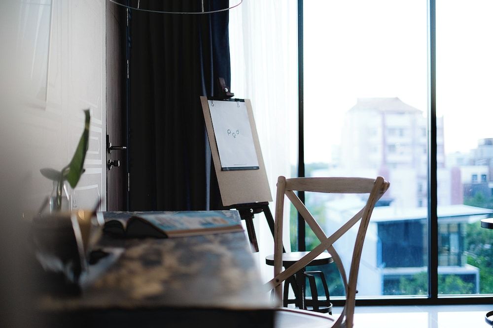 Art Mai Gallery Nimman Hotel Exclusive Pop Art Family Friendly 10