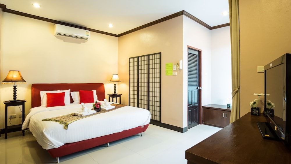 undefined Kata Beachwalk Hotel and Bungalows 2