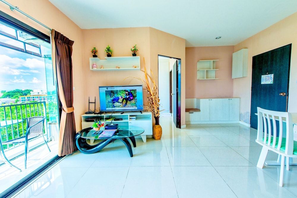 Tree Boutique Resort Apartment, 2 Bedrooms, Pool View 5