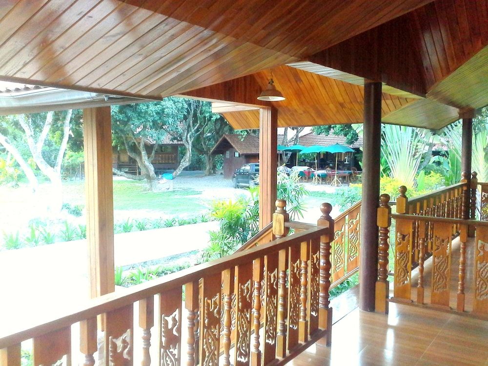 Siam Tara Resort Superior Garden view with private back balcony 3