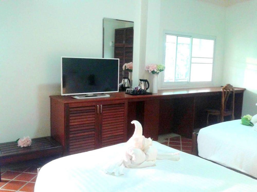 Siam Tara Resort Deluxe Front Pool 6