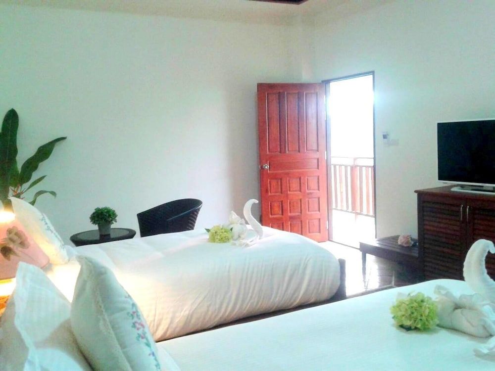 Siam Tara Resort Deluxe Front Pool 2