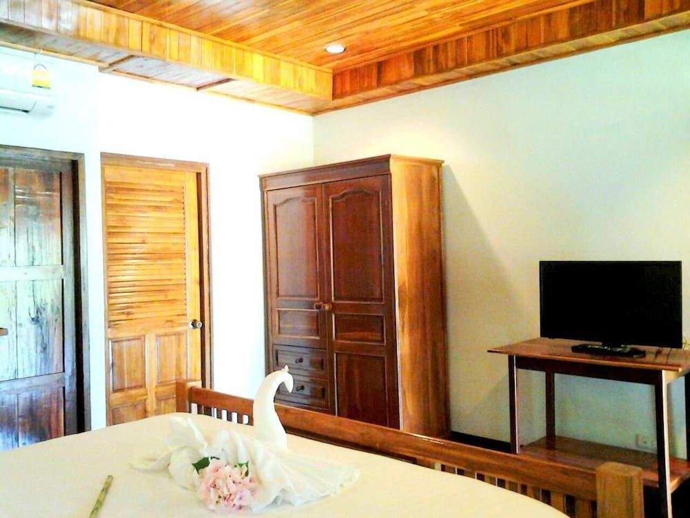 Siam Tara Resort Superior Garden view with private back balcony 5