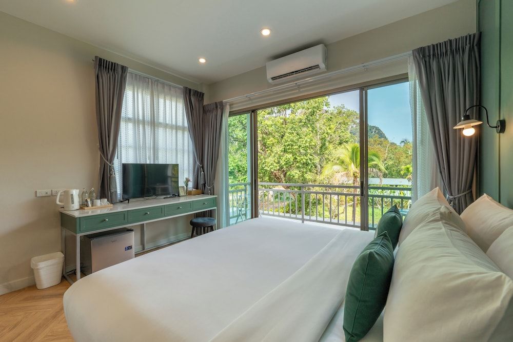 Blu Monkey Pooltara Krabi Hotel and Villas Deluxe Minitel 3