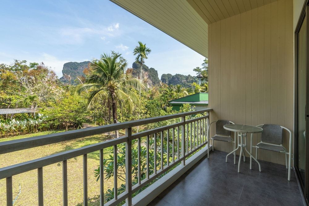 Blu Monkey Pooltara Krabi Hotel and Villas Deluxe Minitel 6