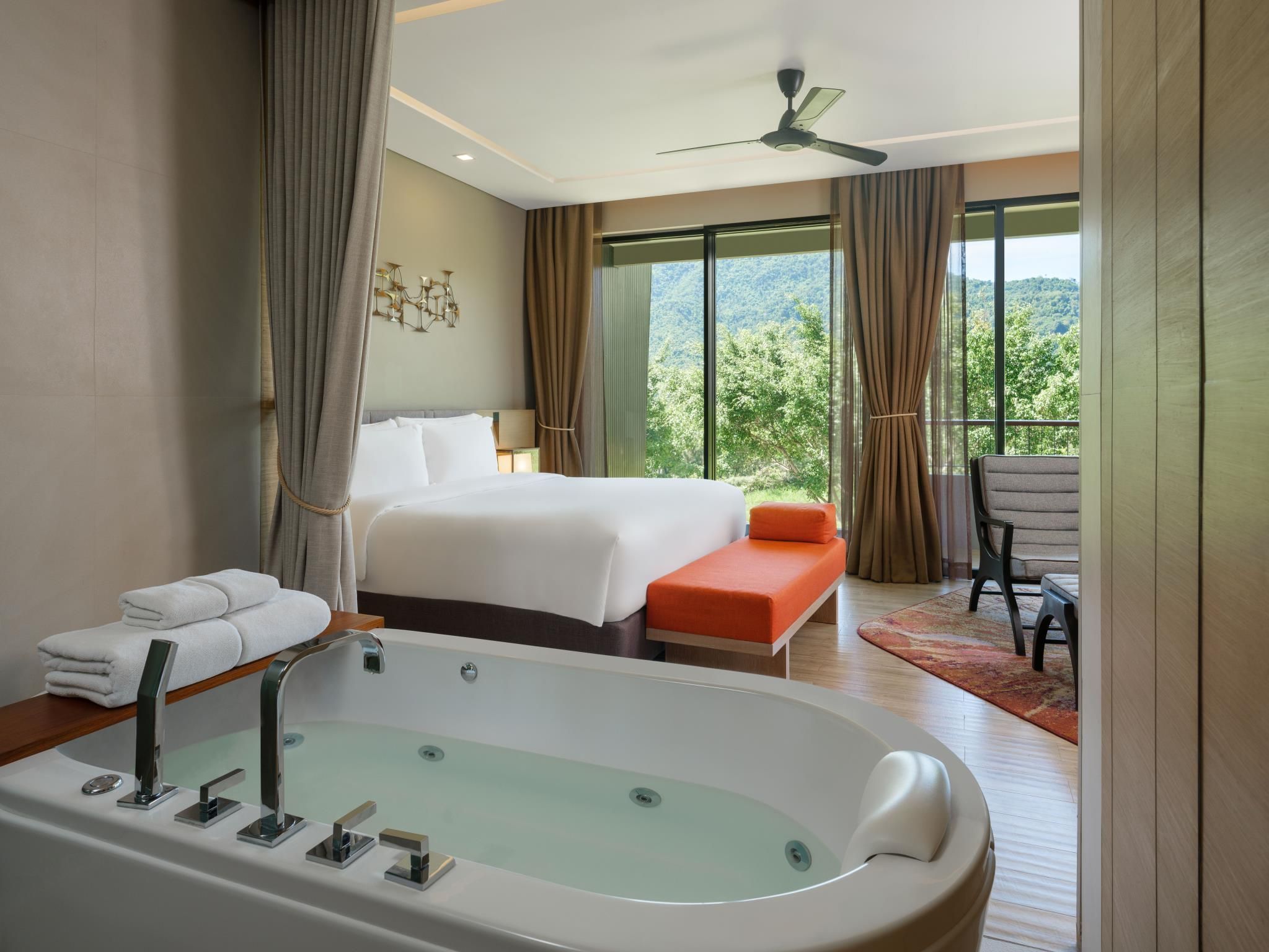 Corner Suite 1 King Bed