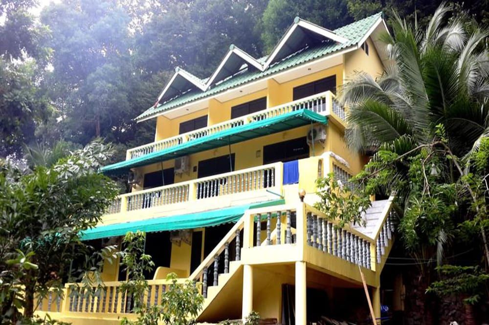 undefined Island Lodge 2