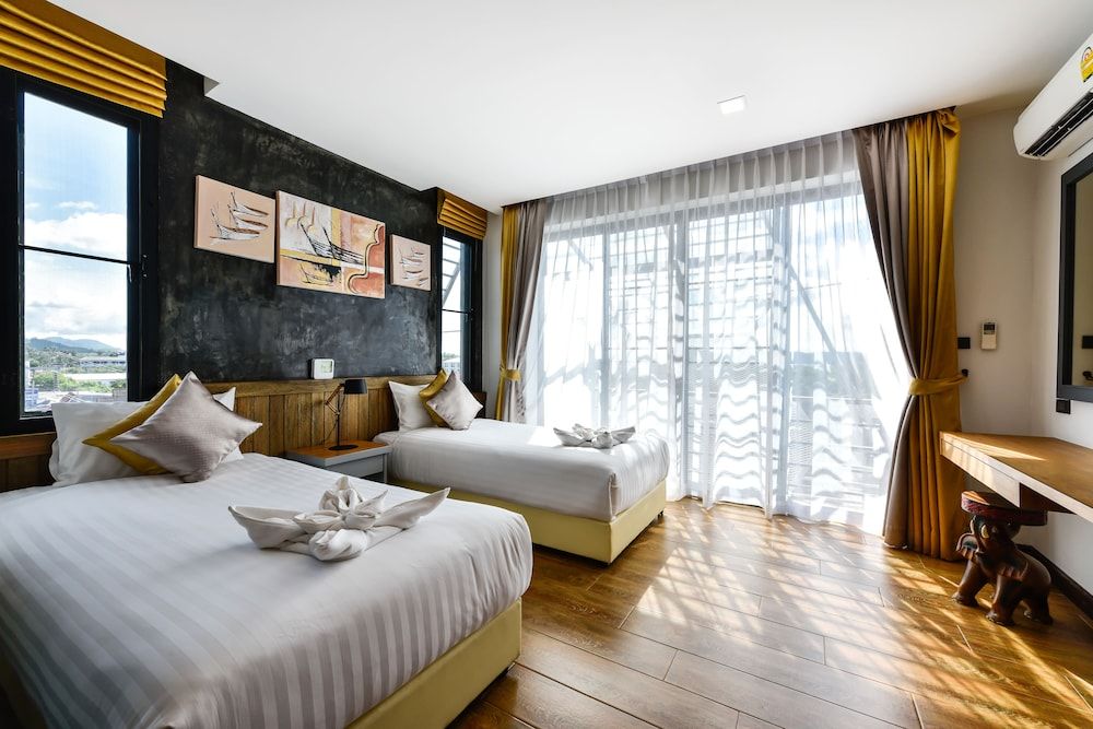 Casa Bella Phuket Deluxe Room 4