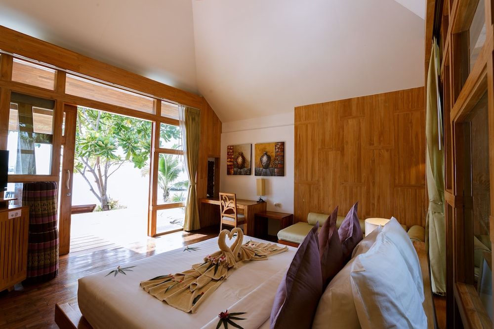 Honeymoon Beach Front Bungalow