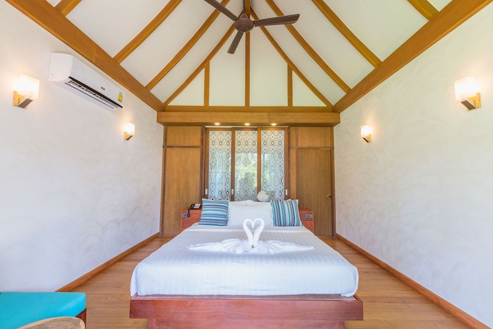 Koh Kood Paradise Beach Deluxe Family Villa 5