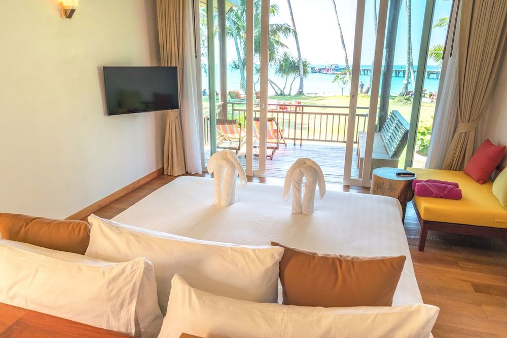 Koh Kood Paradise Beach Beach Front Deluxe Villa 4