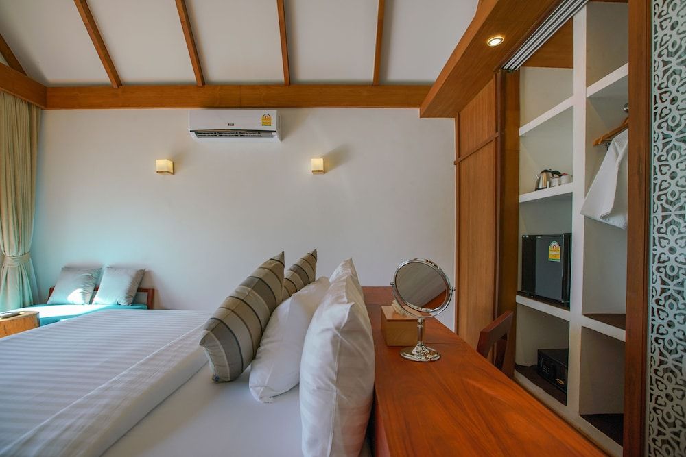 Koh Kood Paradise Beach Garden Villa King Bed 3