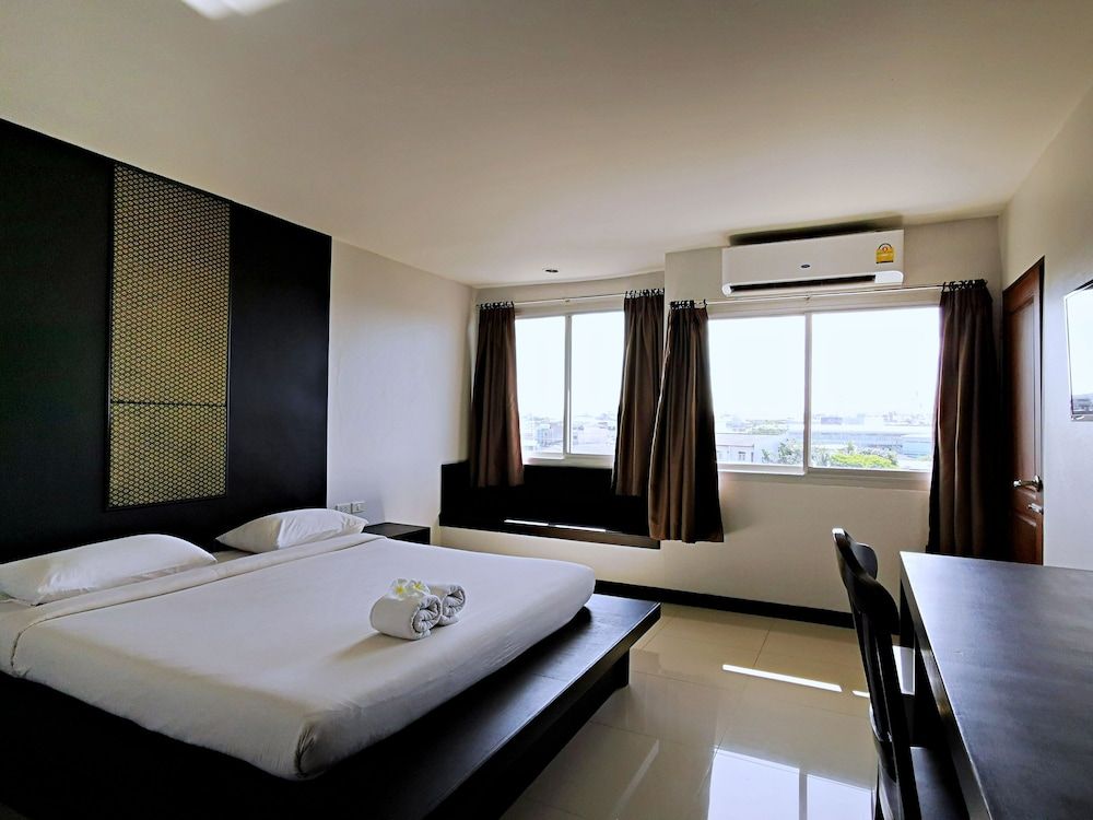 Nana Buri Hotel Standard Double Room