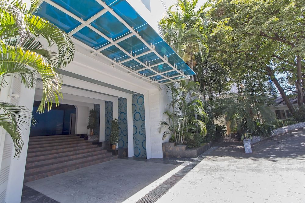 undefined Sharrow Bay 4