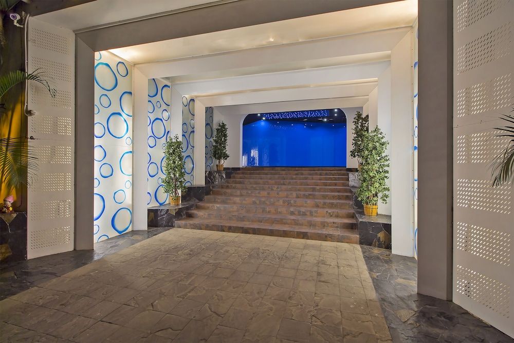 undefined Sharrow Bay 2