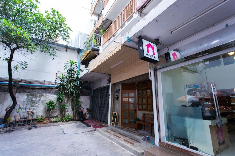 undefined Les Fleurs Bangkok Hostel 5