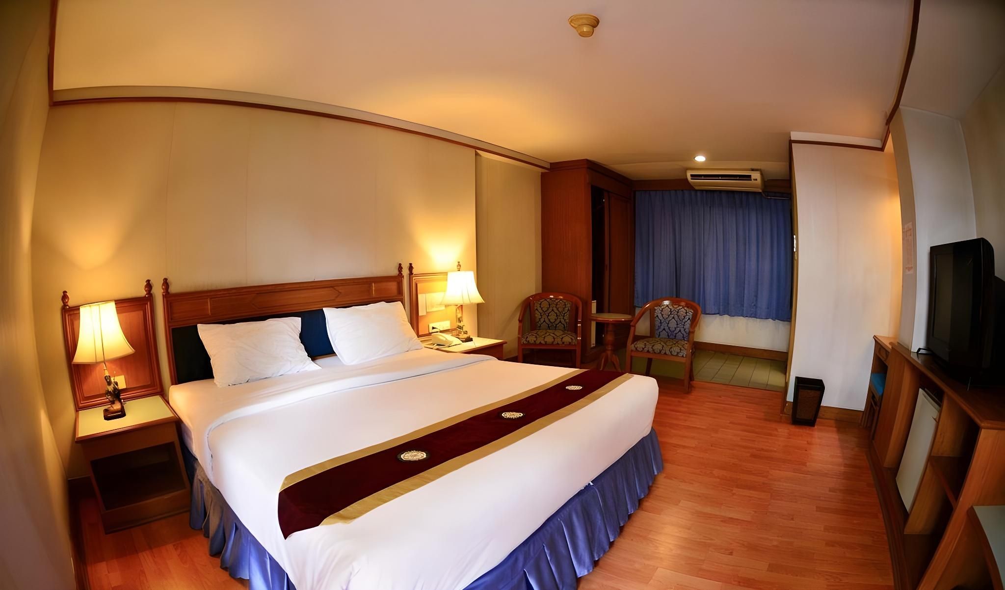 Silom Village Inn Standard Room 2