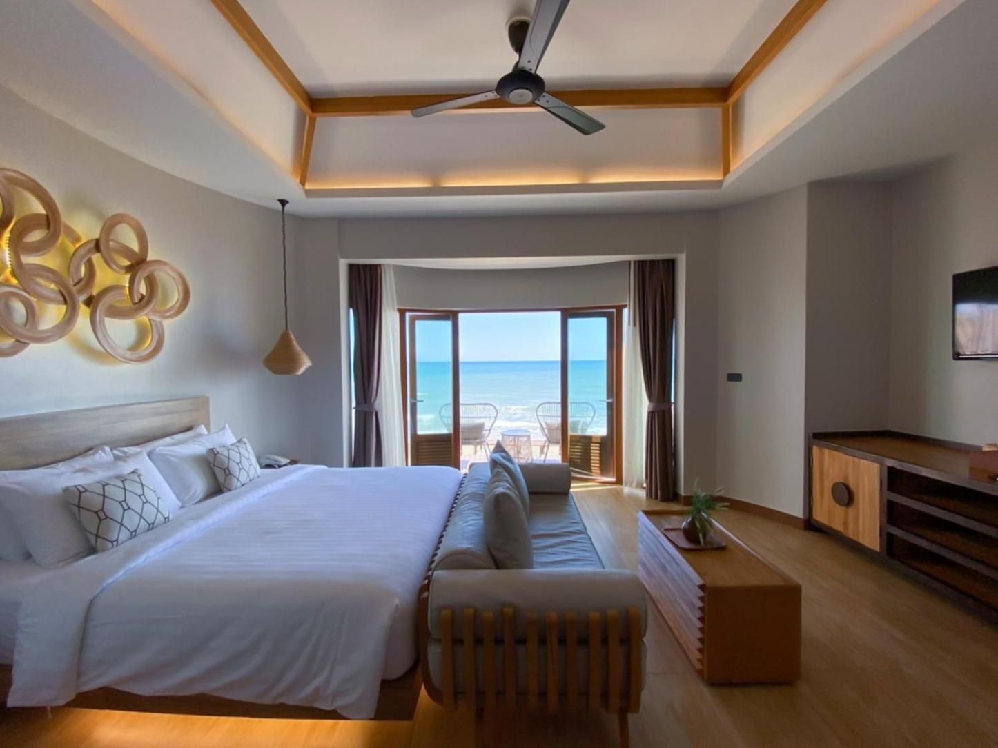 Villa, Beachfront
