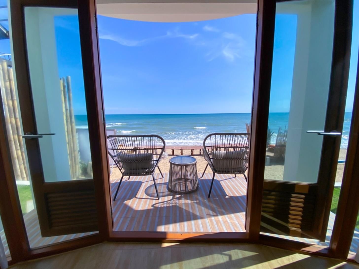 Villa, Beachfront