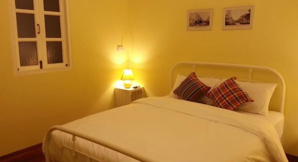 Ai Phuket Hostel Standard Double with Shared Bathroom 5