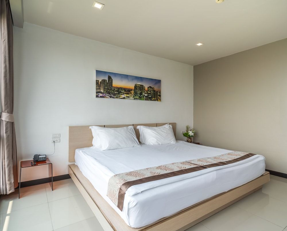 Beston Pattaya Superior King Room 4
