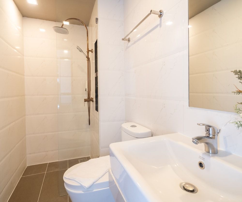 Beston Pattaya Superior King Room 8