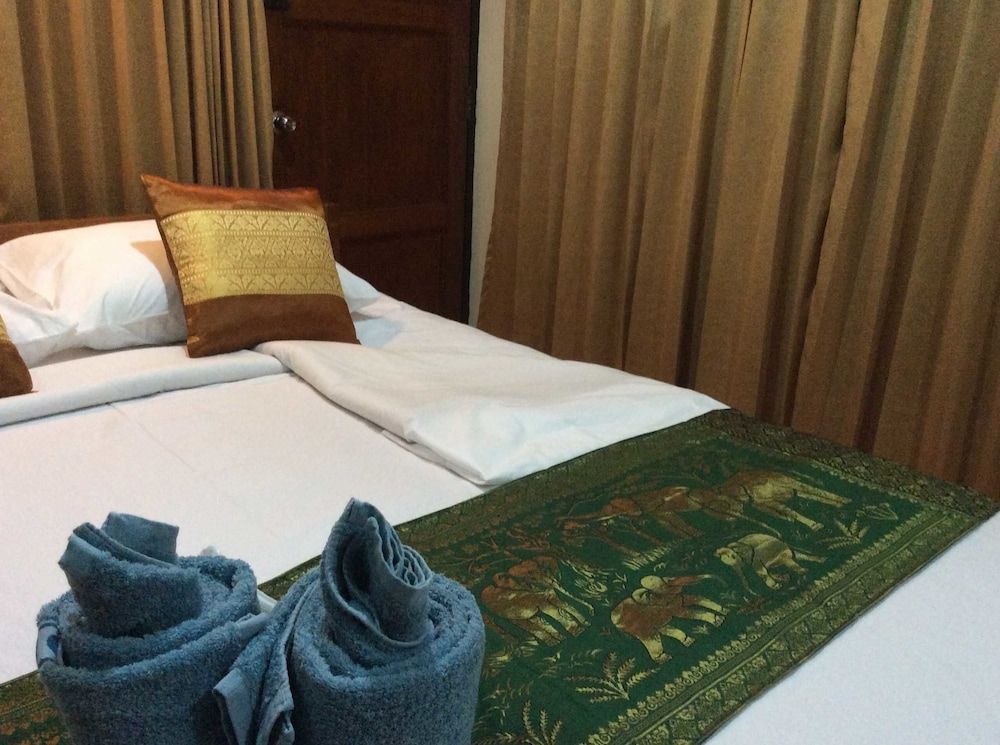 Saithong House XXSuite 4