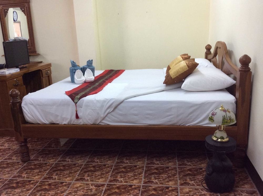 Saithong House XXSuite 2