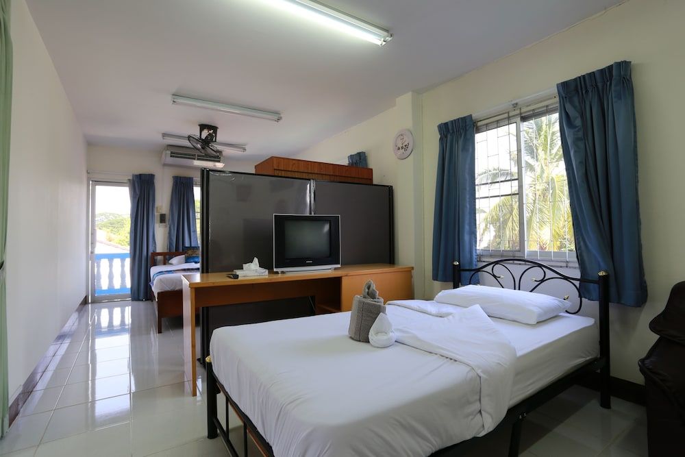 Saithong House XXSuite 6