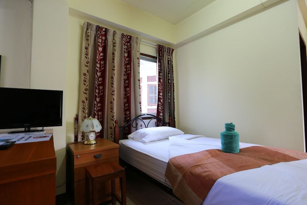Saithong House Standard Room, 1 Bedroom, City View, Courtyard Area 5