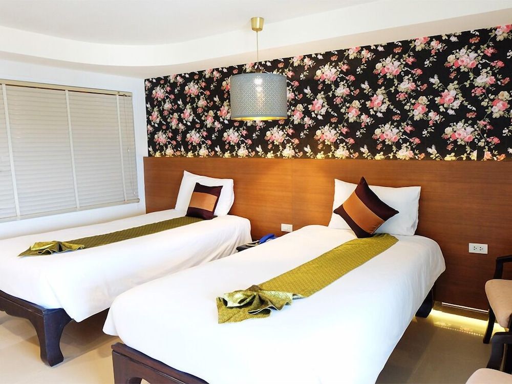 Grand Hill Resort and Spa Deluxe Double Room 11